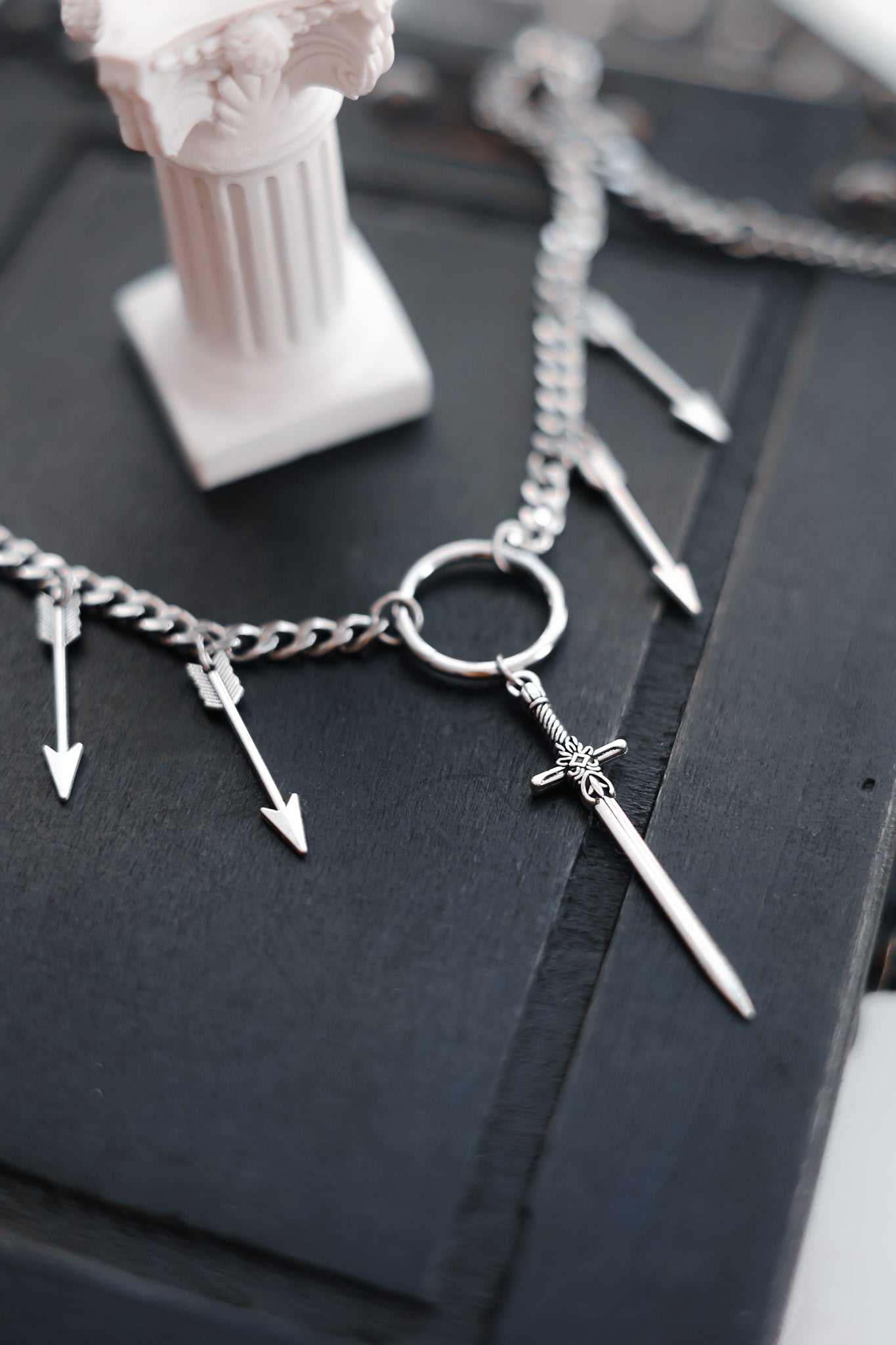 Rain Of Arrows Choker
