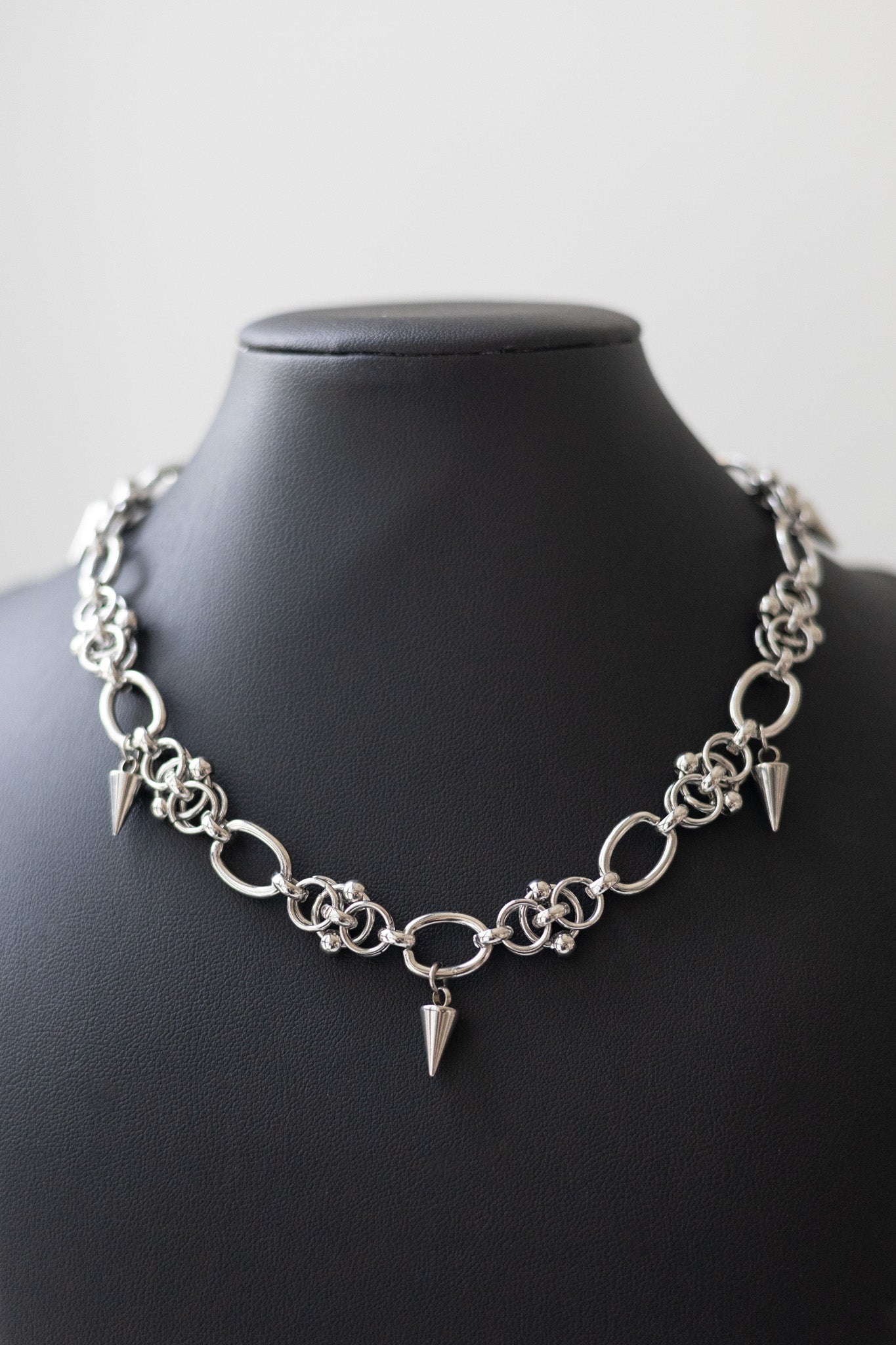 Sentinel's Thorn Necklace