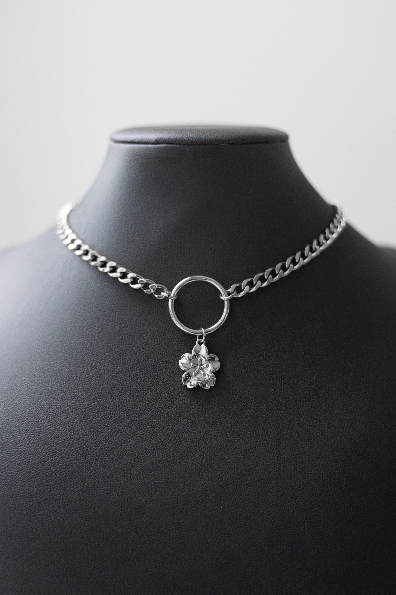 Sakura Choker