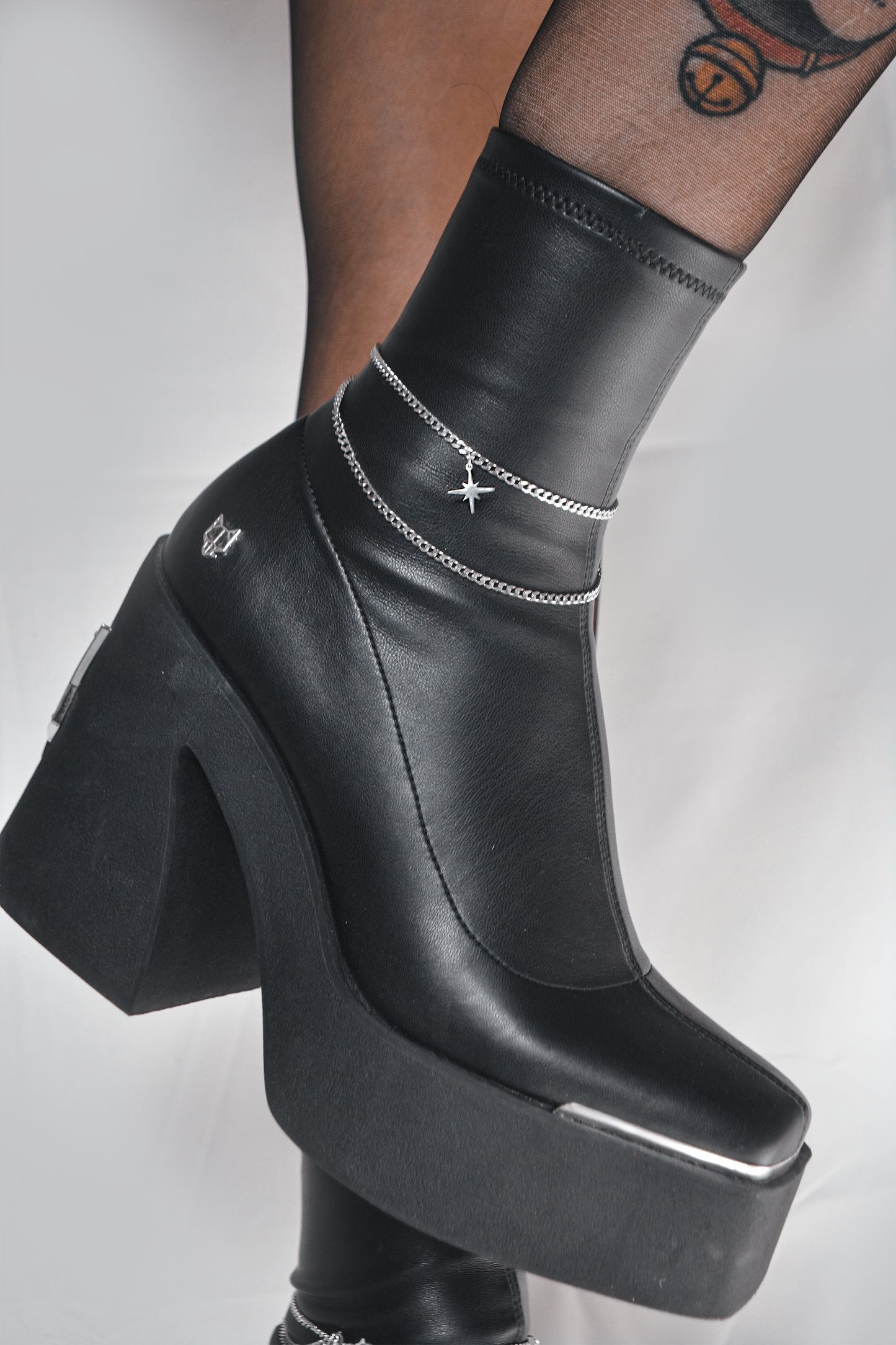 Lunar Strike Boot Chain - Tsuki Blade