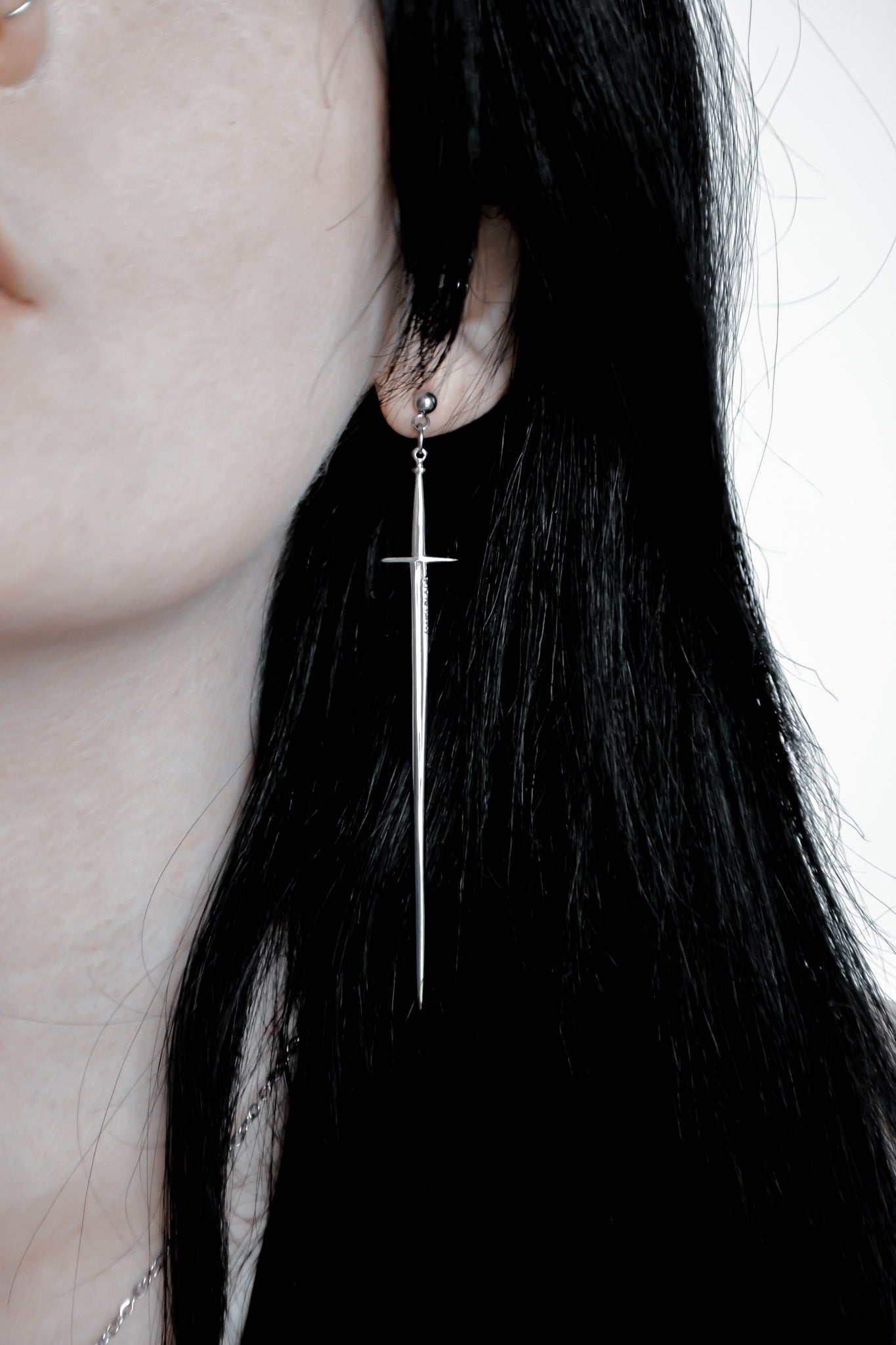 Divine Longsword Earring - Tsuki Blade