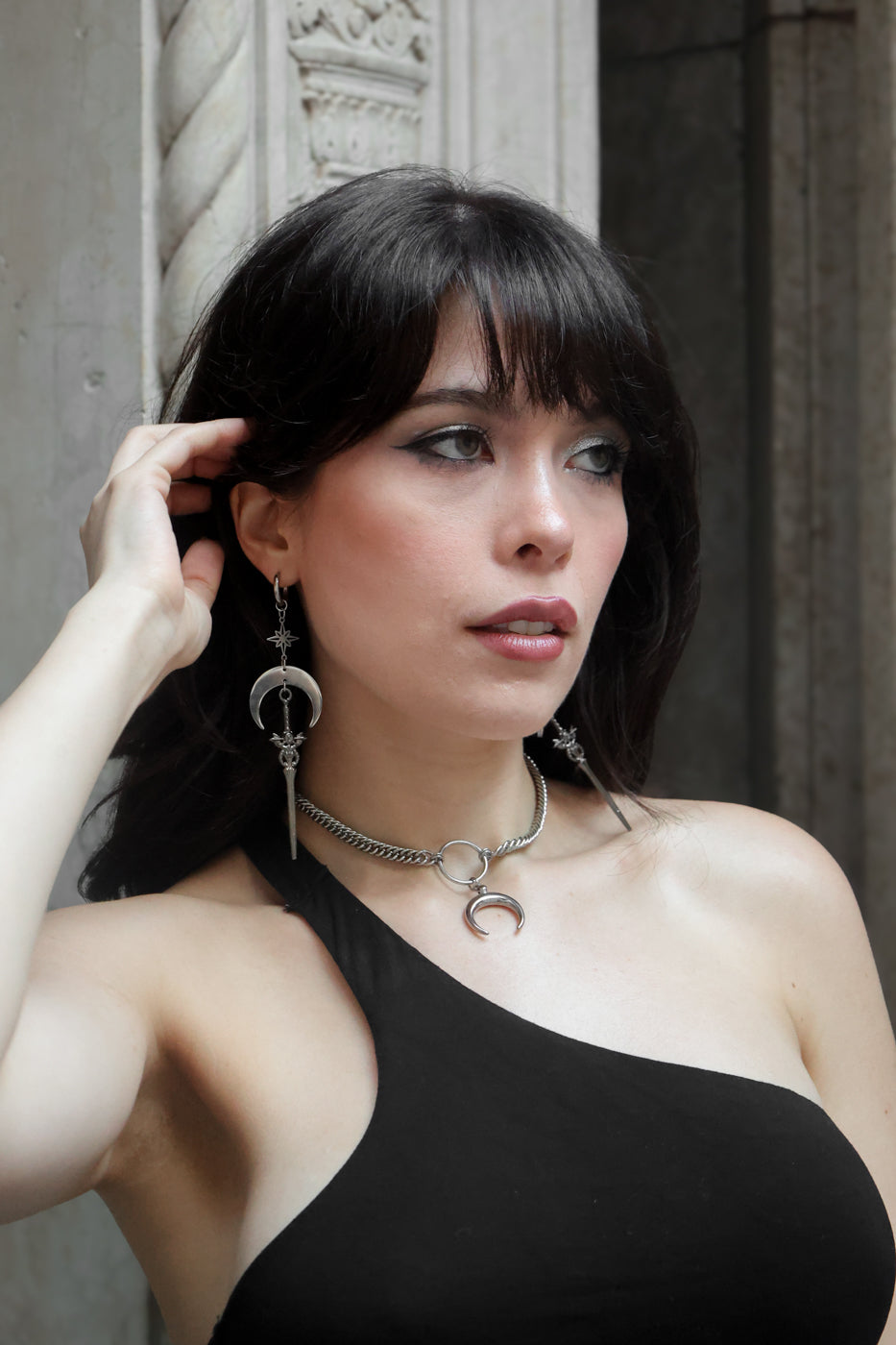 Crescent Binding Choker