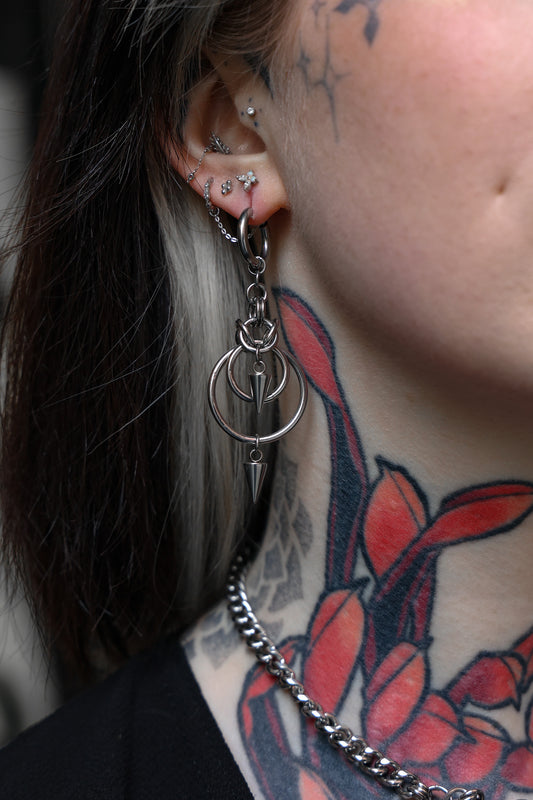 Thornbound Earrings
