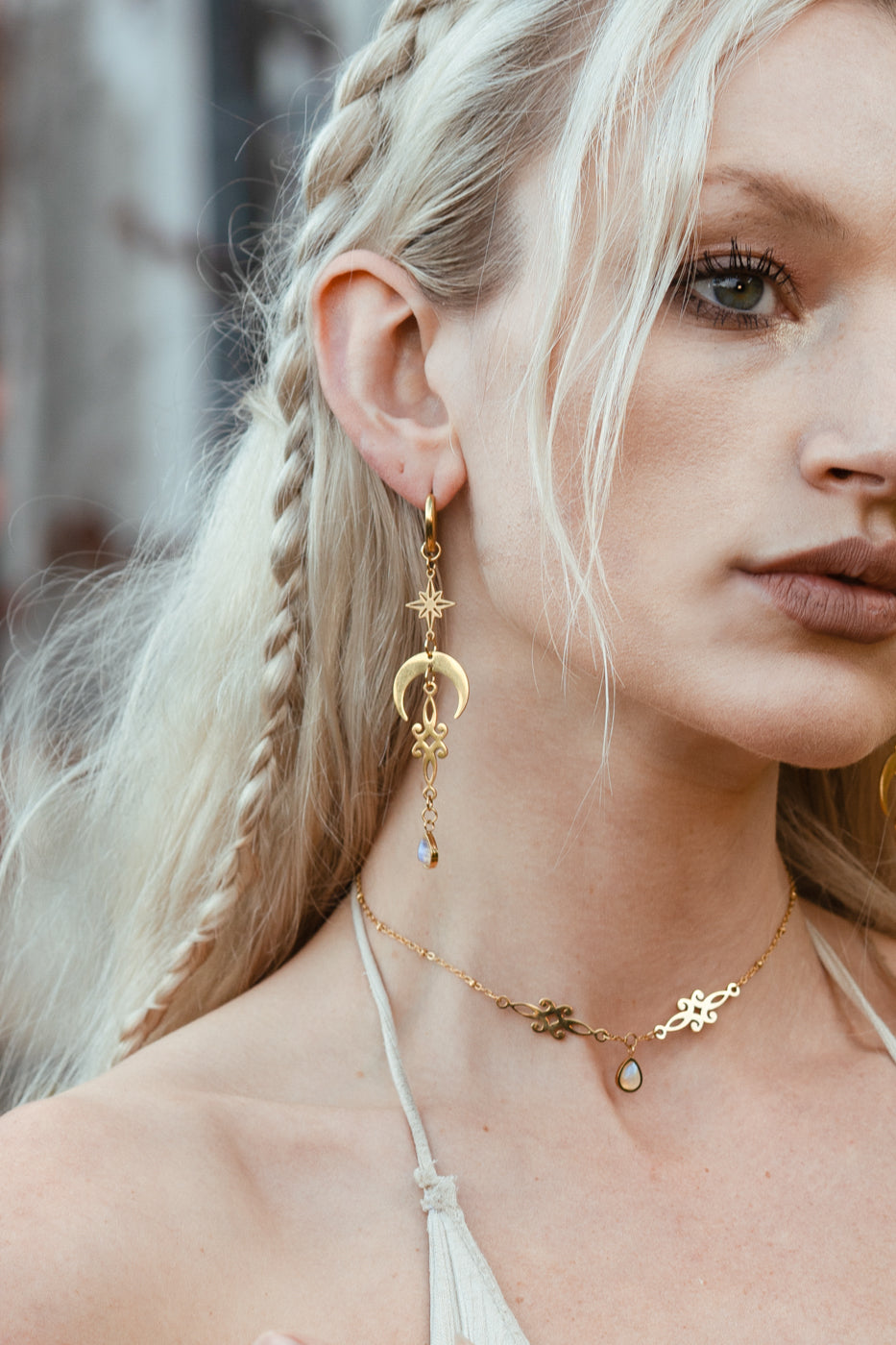 Moonstone Essence Choker Necklace