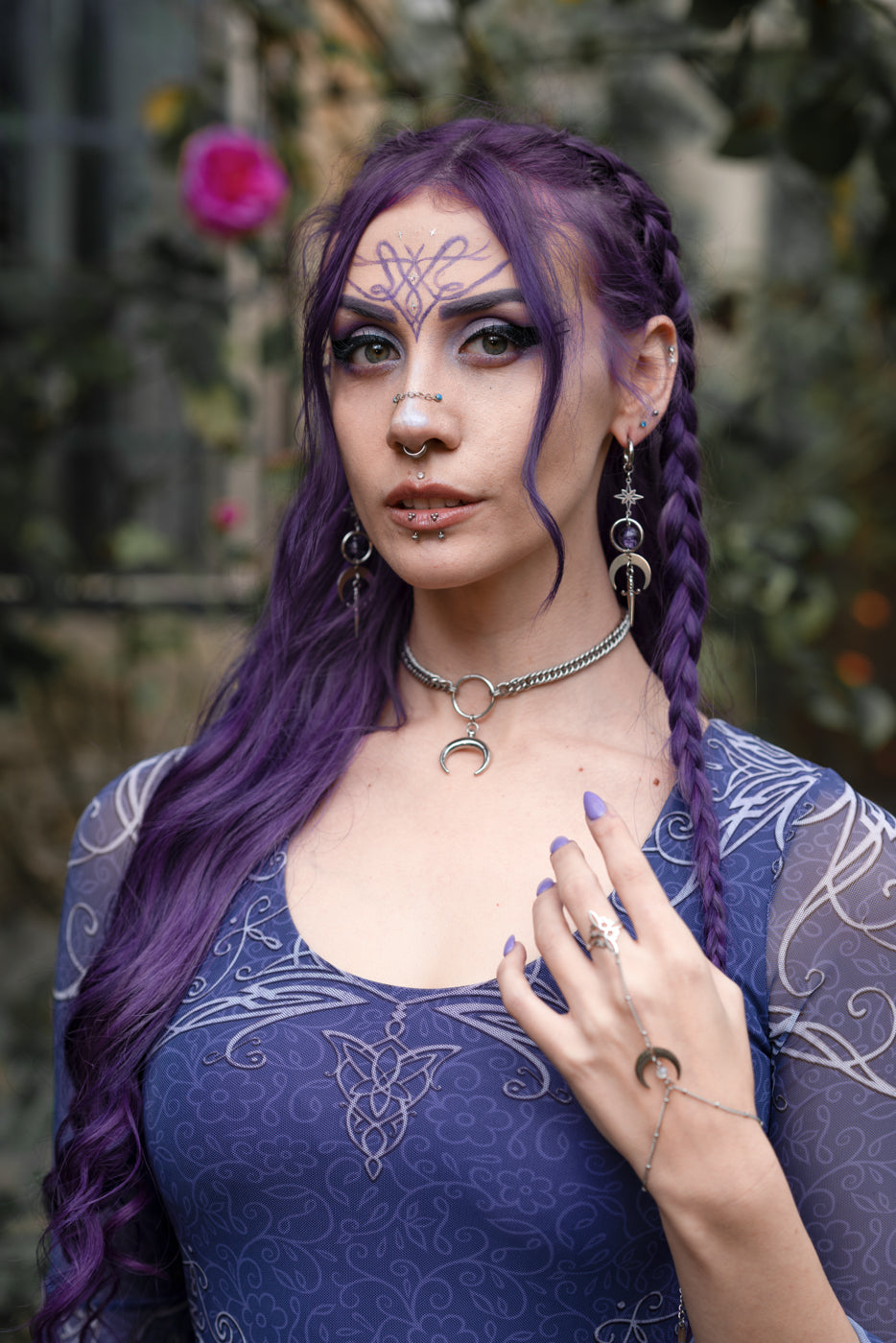 Crescent Binding Choker