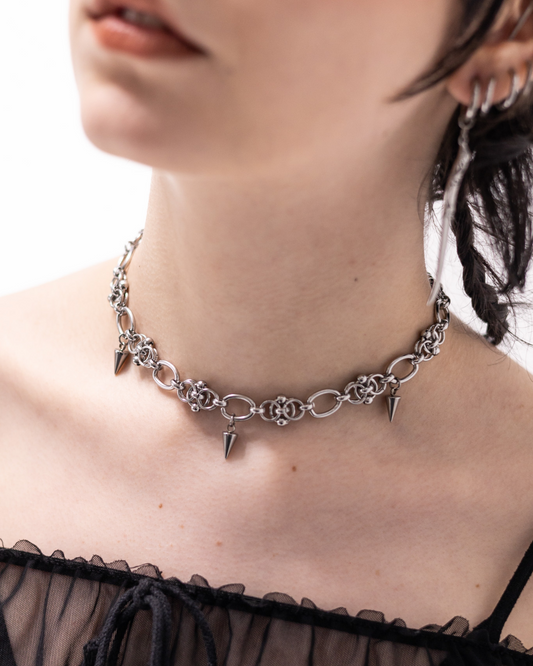 Sentinel's Thorn Necklace