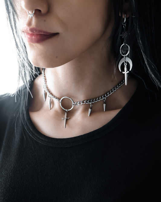 Rebel Spike Dagger Choker